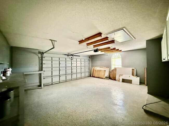 Building Photo - 5707 Silver Oak Dr