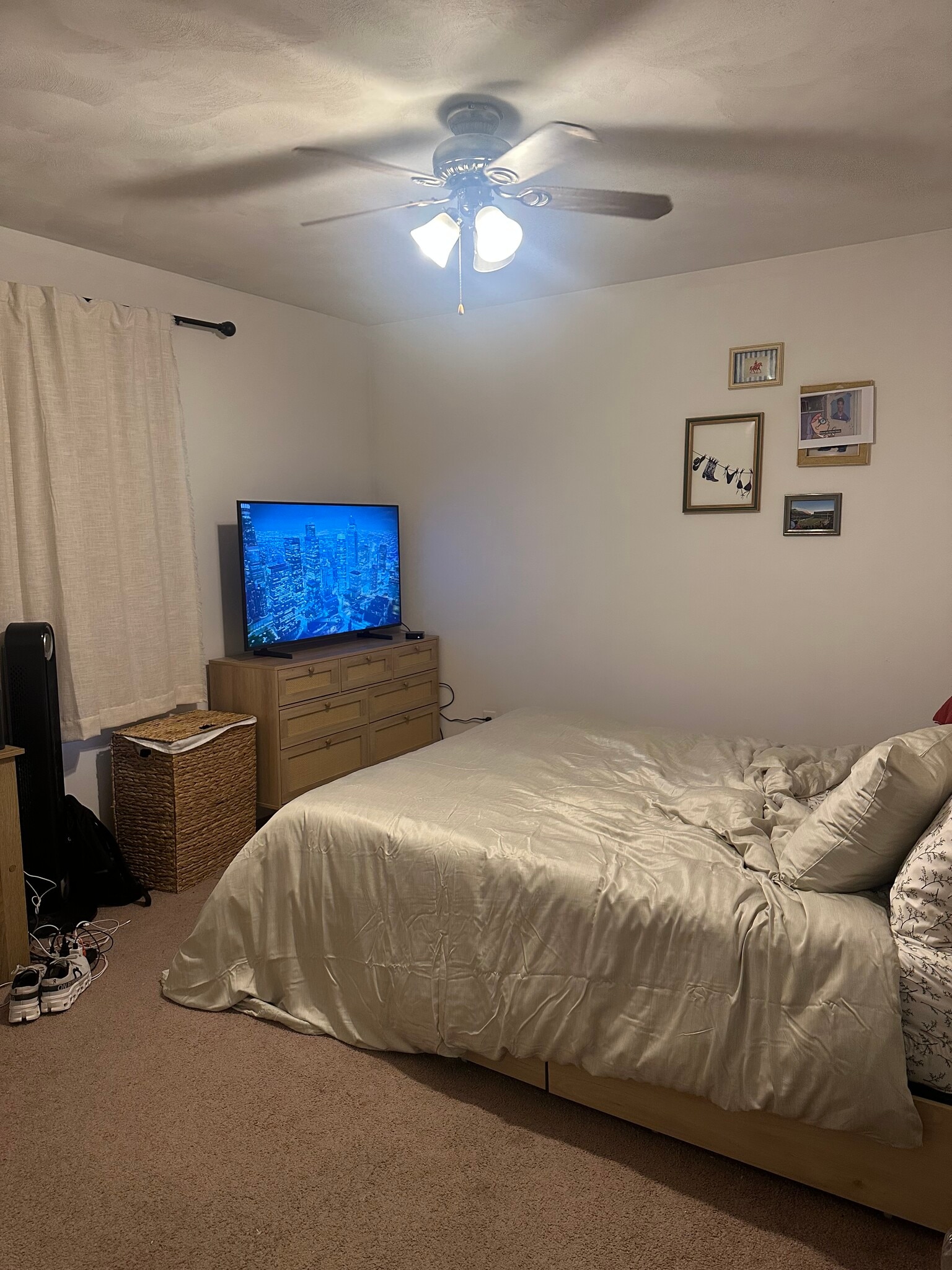 427A Bedroom - 427 Lee St