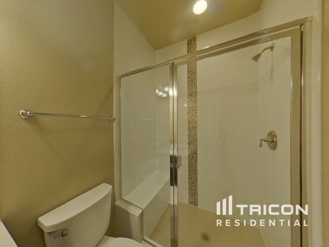 Building Photo - 7232 Rim Bluff Ln