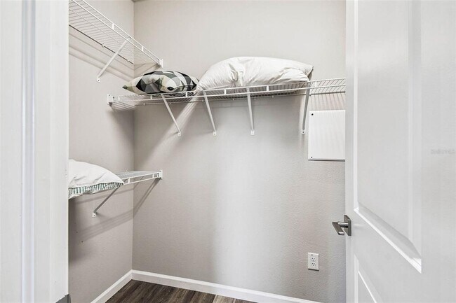 Building Photo - 3902 W Everett Ave