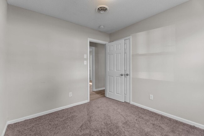 Building Photo - 620 Starling Way