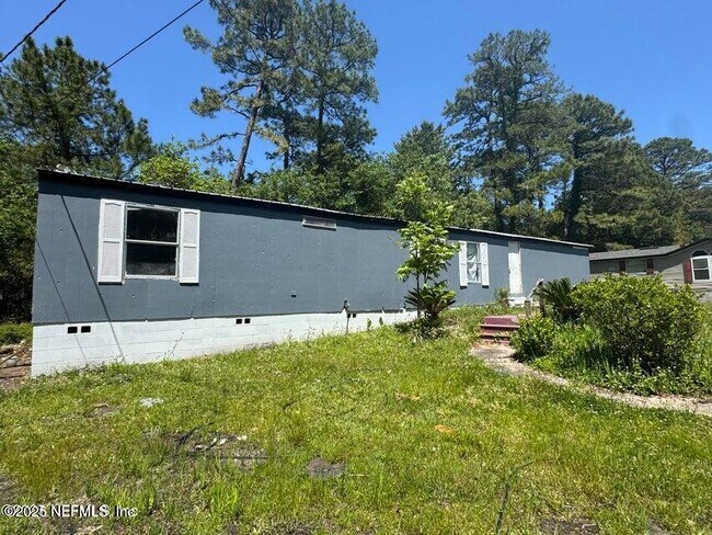 Primary Photo - 8571 Vining St