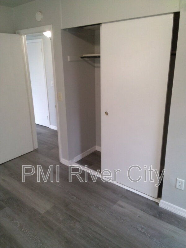 Building Photo - 8147 Bazaine Dr