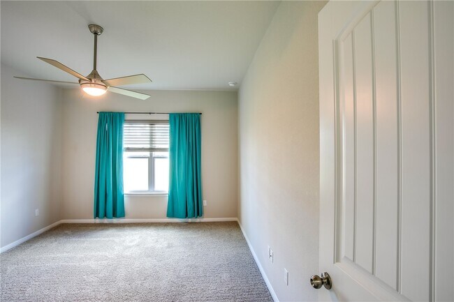 Building Photo - 605 Callahan Ln