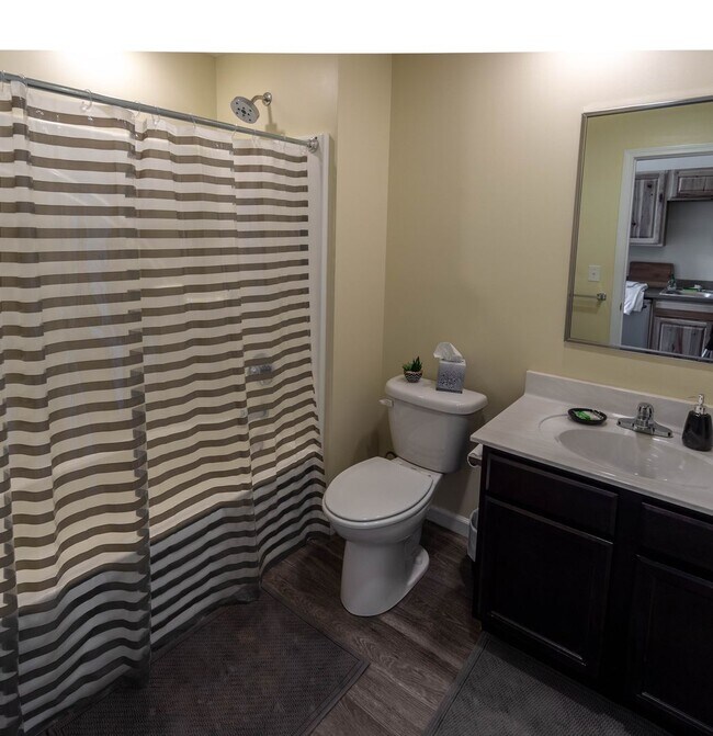 Building Photo - 108 W 6th St