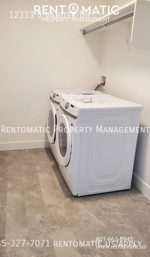 Building Photo - 12313 S Varitek Dr