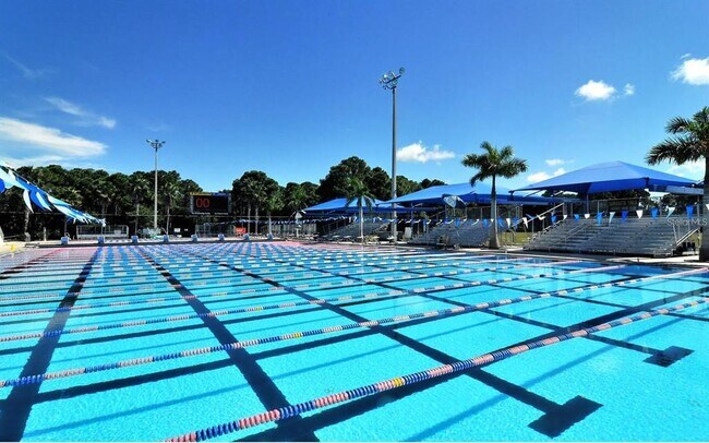 Building Photo - 4140 Central Sarasota Pkwy