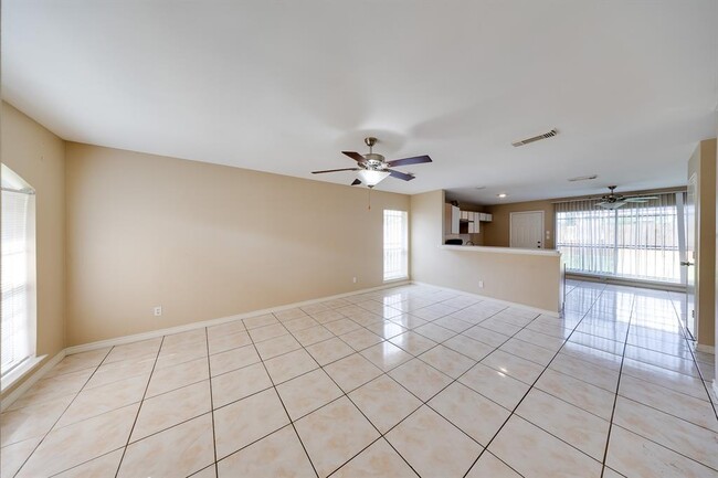 Building Photo - 12914 Townwood Dr