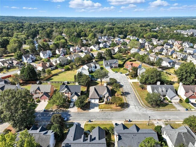 Building Photo - 4000 River Green Pkwy