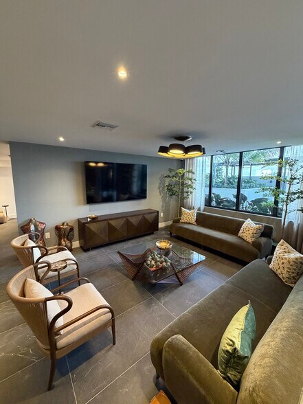 Building Photo - 1942 Taylor St