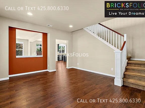 Building Photo - 814 Mount Baker Pl NE