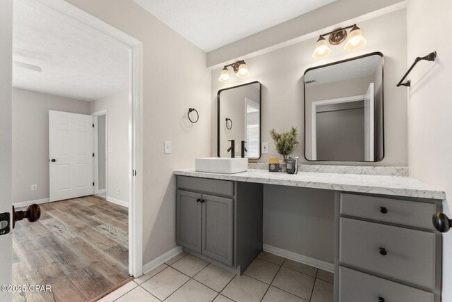 Building Photo - Beautiful Home w/ Modern Upgrades on Half an Acre – Ideal for Long-Term Rental!