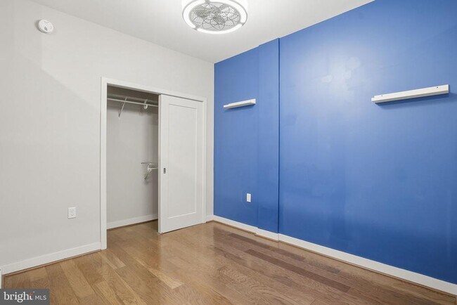 Building Photo - 1320 Fenwick Ln