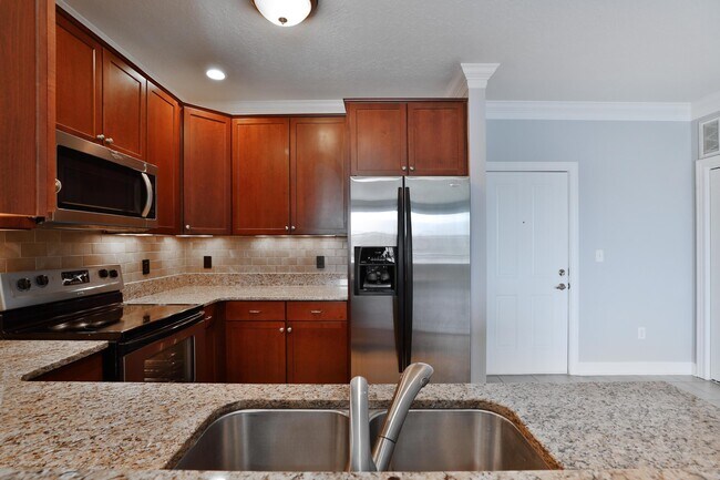 Building Photo - 511 W 1st Ave