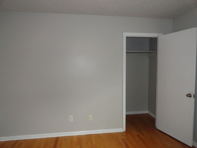 Building Photo - Newly Remodeled Townhouse in Valdosta