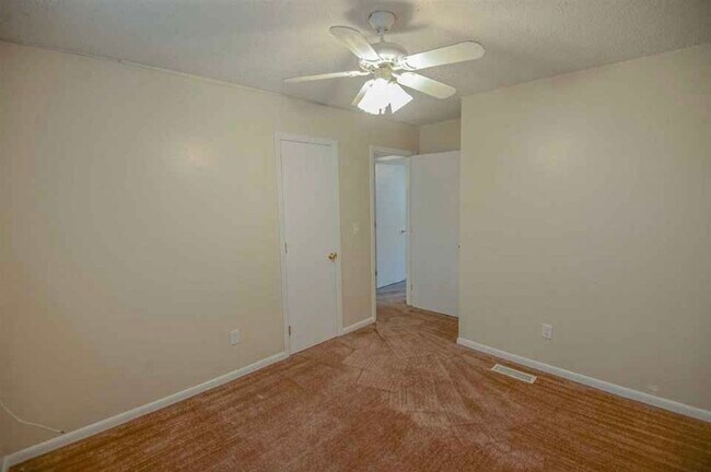 Building Photo - 2439 Ramblewood Ct