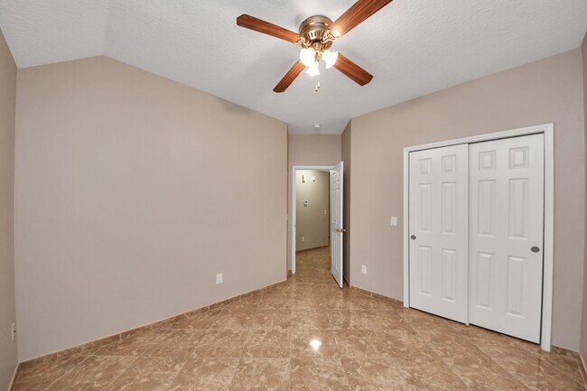 Building Photo - 3003 Silver Spur Dr