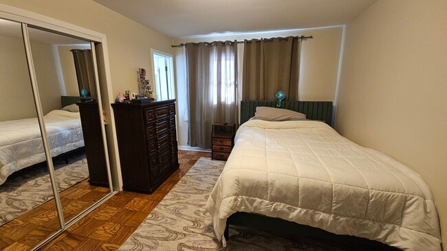 Building Photo - 220 Mulberry Ln