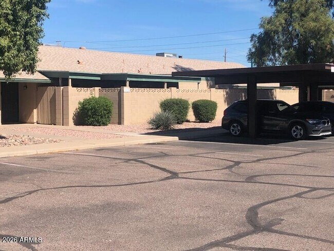 Building Photo - 17657 N Lindner Dr
