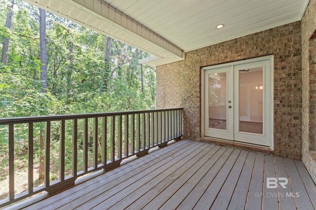 Building Photo - 219 Ridgewood Dr
