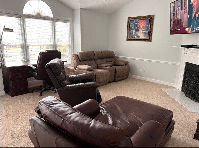 Building Photo - 2032 Hearthwood Ct