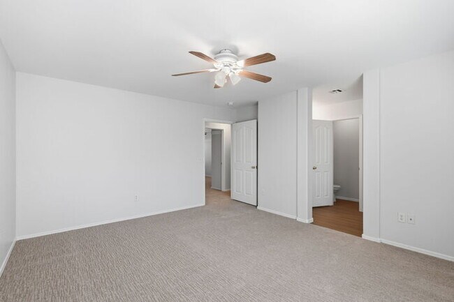 Building Photo - 4265 E Windsor Dr