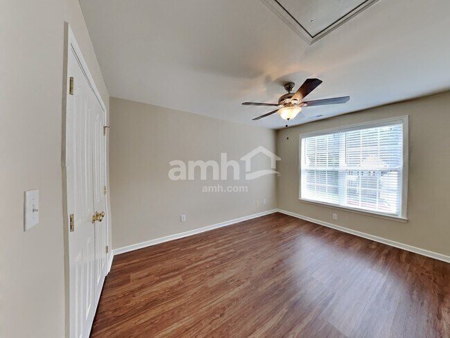 Building Photo - 7355 Sedgebrook Dr W