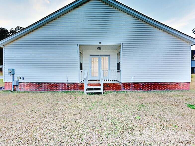Building Photo - 109 Jaybird Ln