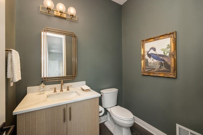 Building Photo - 5589 N Danbury Rd