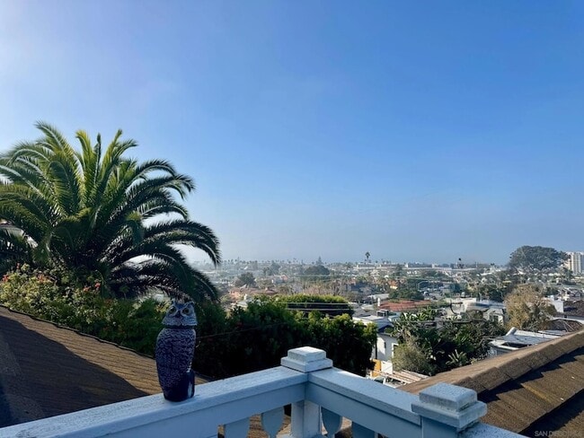 Building Photo - 1357 Olivet St