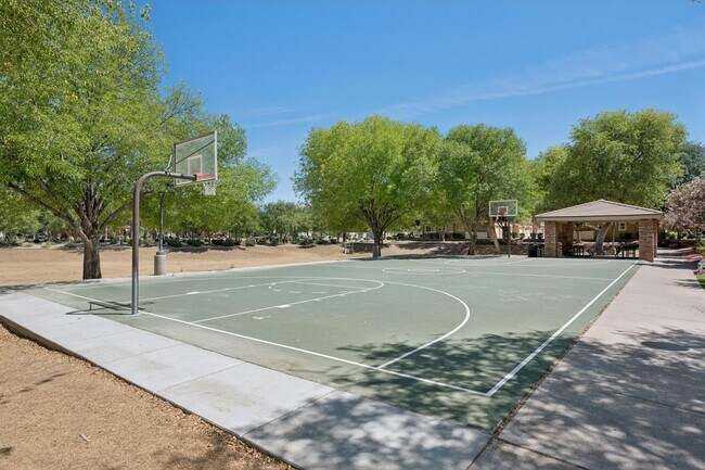 Building Photo - 1319 S Sabino Dr