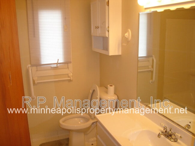 Building Photo - 990 Transit Ave