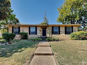 Building Photo - 5827 Caracas Dr