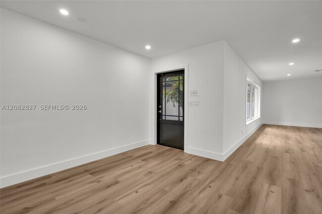 Building Photo - 6331 SW 62nd Terrace