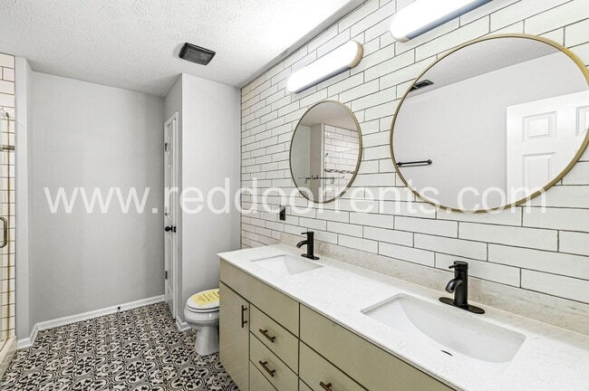 Building Photo - 2936 W New York St