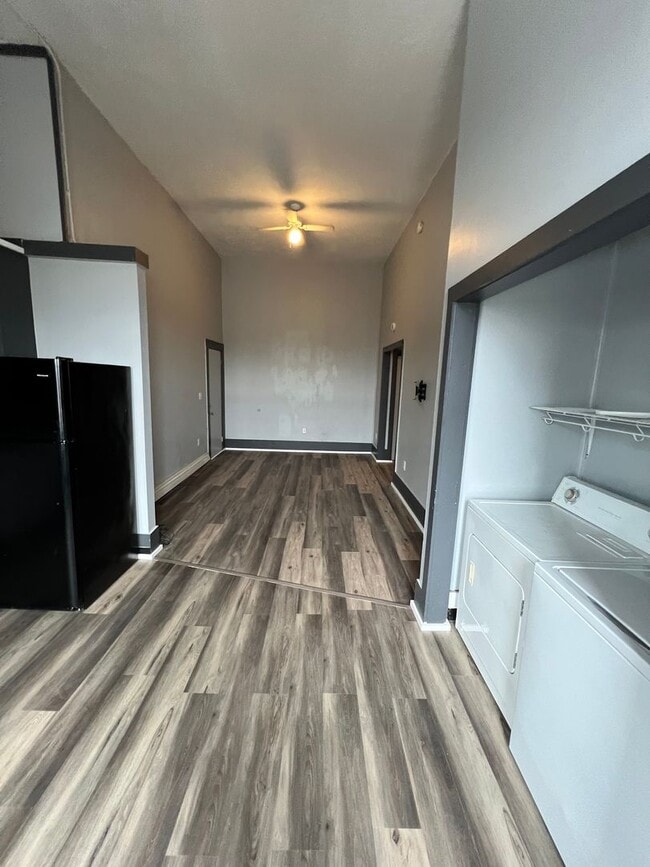 Building Photo - 317 N Clinton Ave