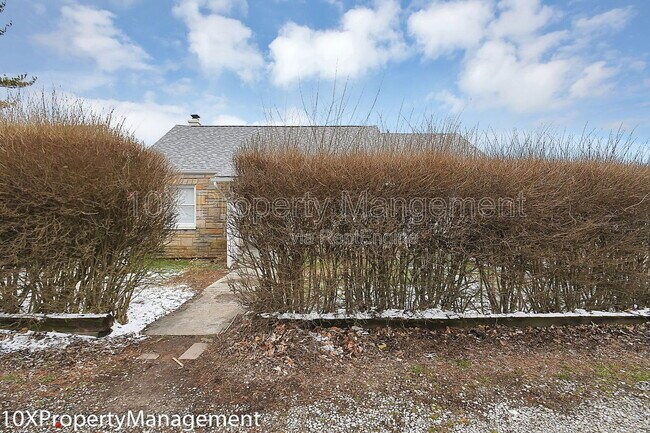 Building Photo - 849 Ruby Ave