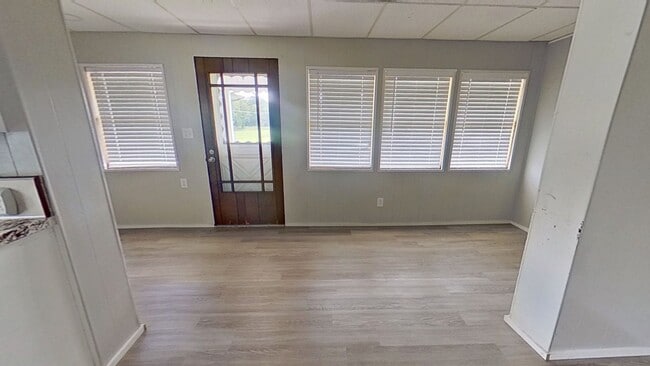 Building Photo - Duplex