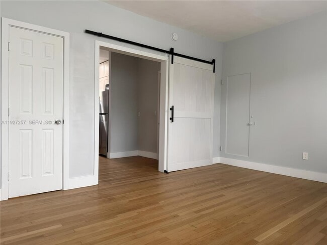 Building Photo - 315 W 28th St