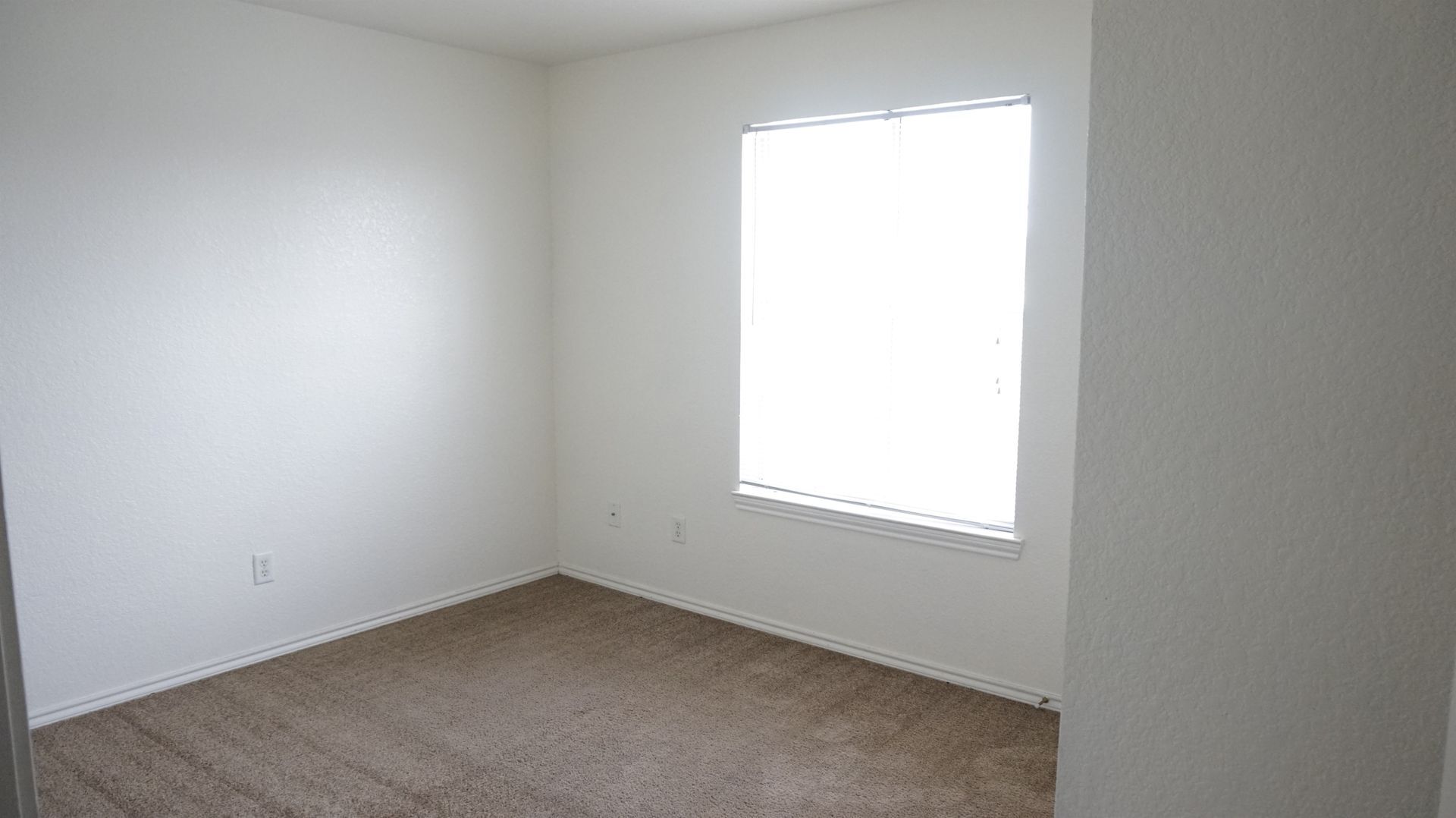 Building Photo - 3301 Hereford Ln