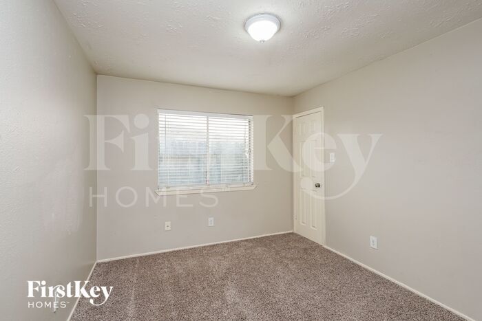 Building Photo - 16950 Nicole Ln
