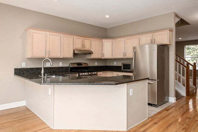 Kitchen - 1087 Michigan Ave