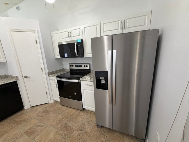 Building Photo - 12833 Parkbury Dr