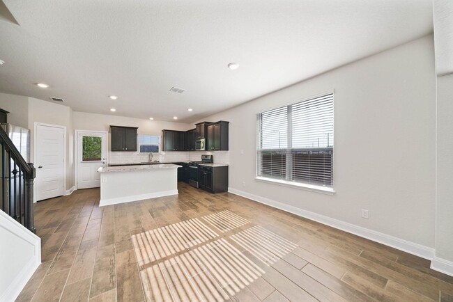 Building Photo - 4 Bedroom 3 Bathroom located in Copper Can...