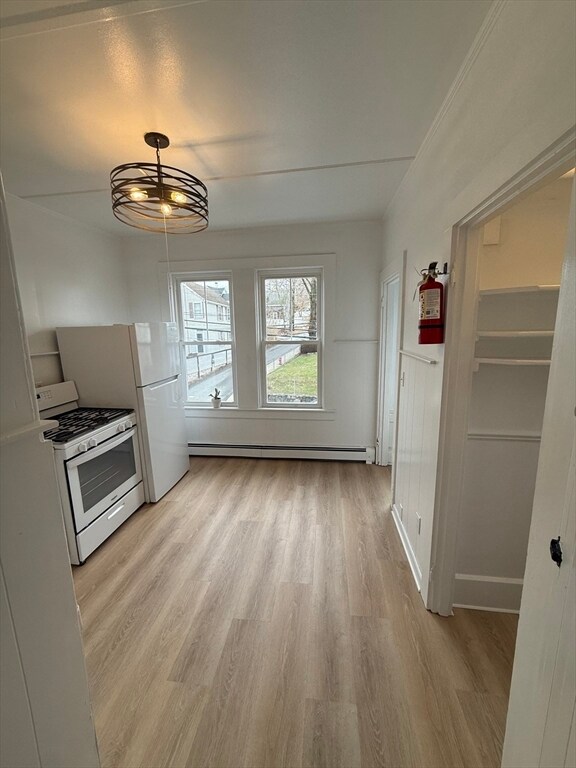 Building Photo - 7 N Green St