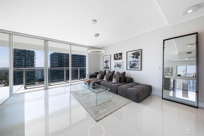 Building Photo - 1080 Brickell Ave