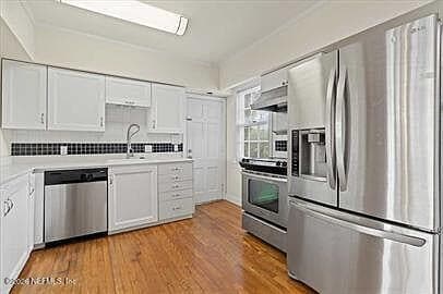 Building Photo - 842 Cedar St