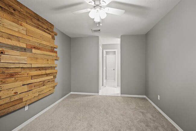 Building Photo - 2902 Maple Bend Dr