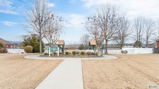 Building Photo - 5311 Frankford Dr SE