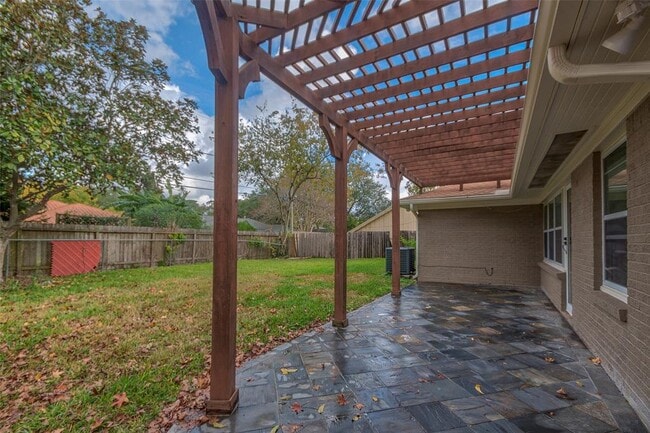 Building Photo - 4710 Willowbend Blvd